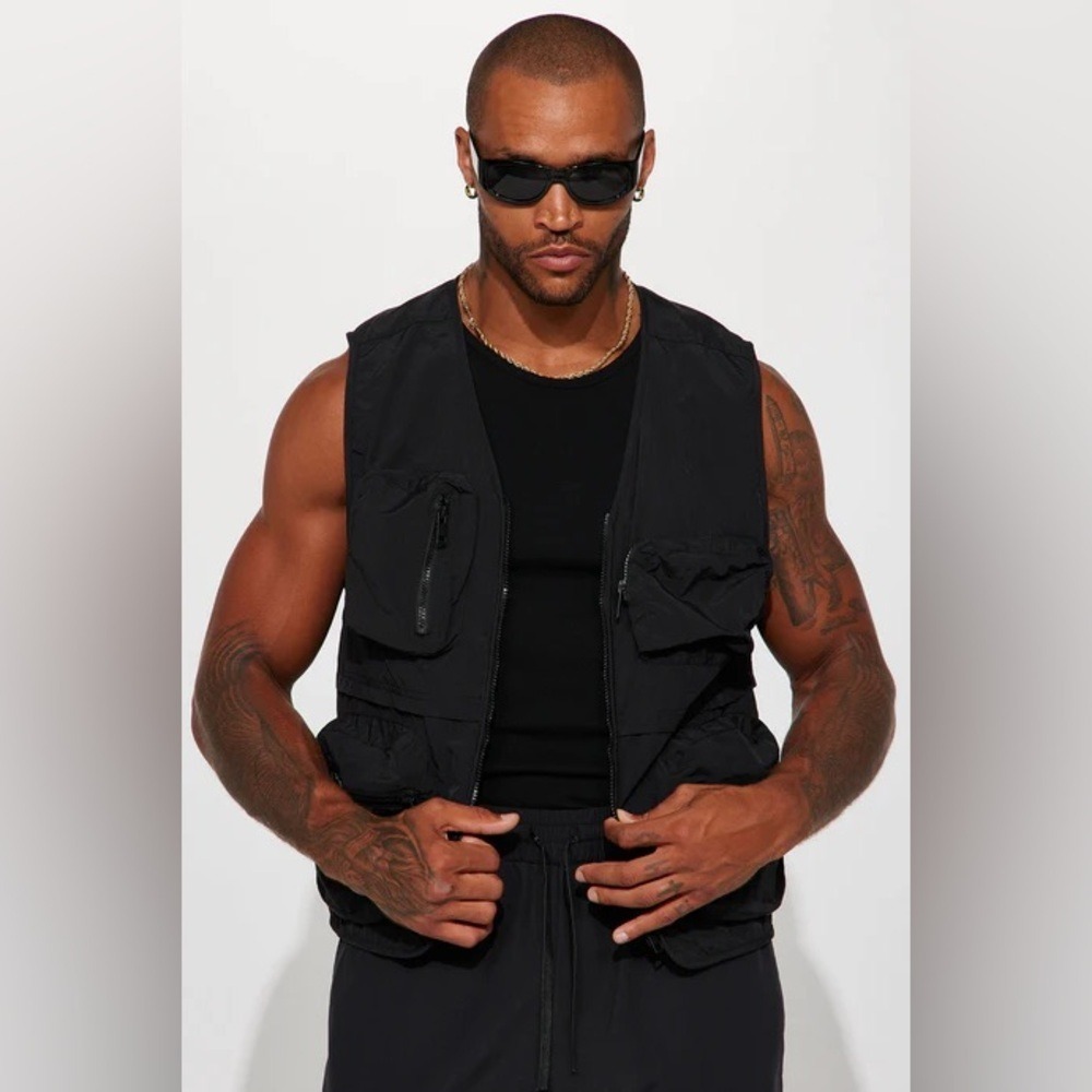 Men's Black Utility Vest Size M